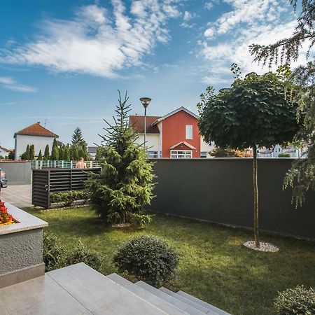 Apartman*** Apartment Varaždin Екстериор снимка